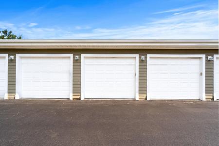 4885 Magnolia Pointe Ln.
