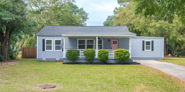 1714 Oak St.