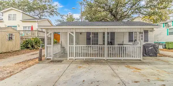 6001 -  N40 S Kings Hwy.