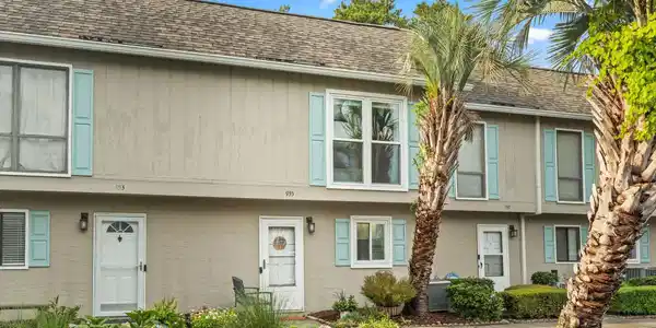 935 Villa Dr.