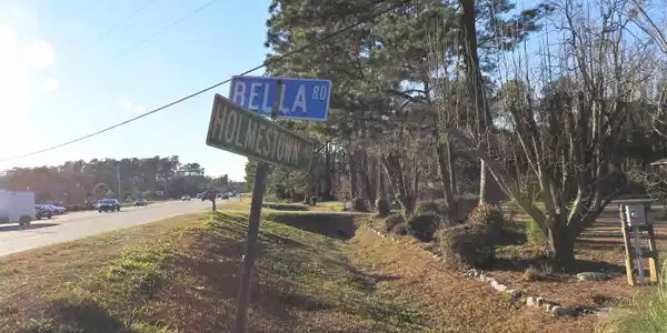 301 Bella Rd.