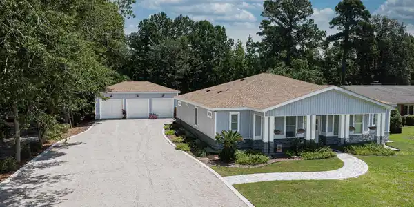 1772 Bay Tree Ln.