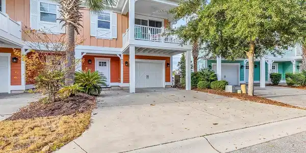 820 Madiera Dr.