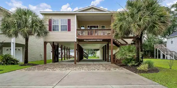522 N 20th Ave. N