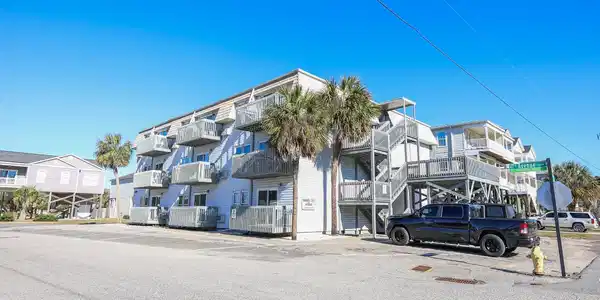 300 47th Ave. S