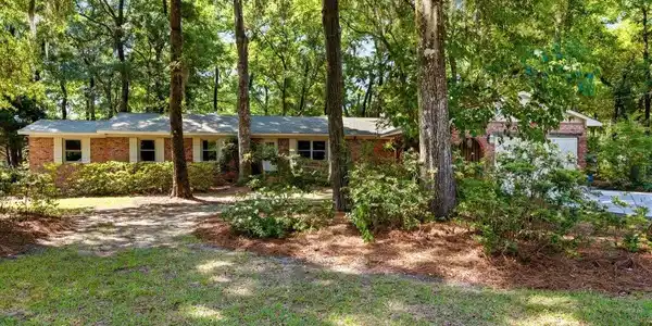 71 Baruch Ln.