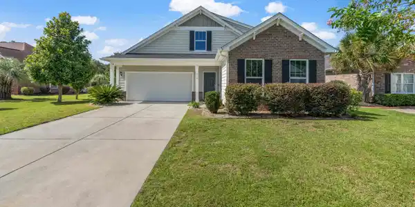 218 Lansdowne Ct.