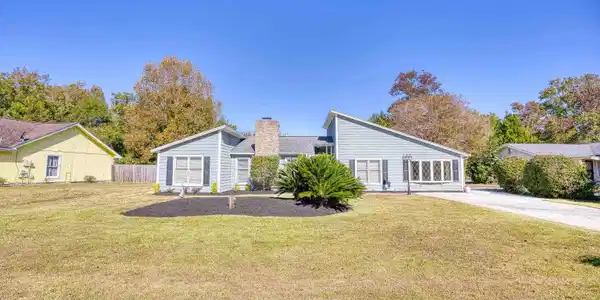 8 Sandy Pine Dr.