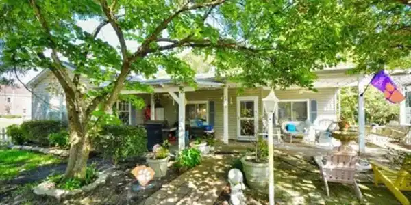 1306 Edge Dr.