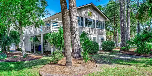 332 Lakeside Dr.