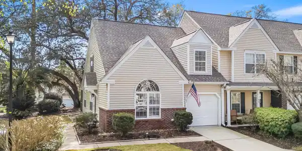 63 Pembroke Ln.