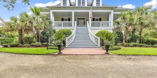 668 Bonnyneck Dr.