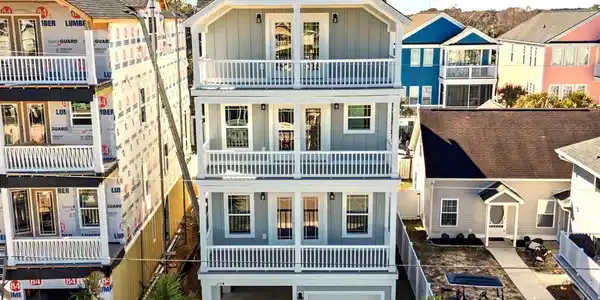 211B 15th Ave. S