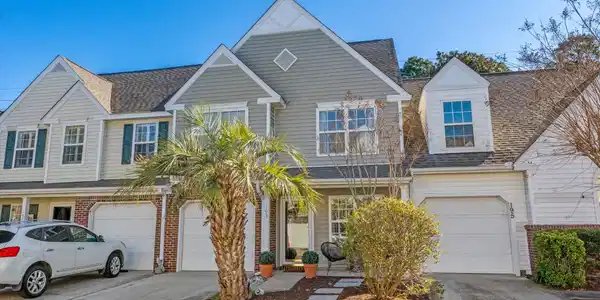 193 Pembroke Ln.