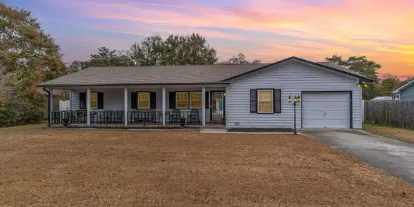 3 Meadow Oak Dr.