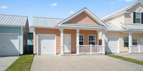 609 Wave Rider Ln.