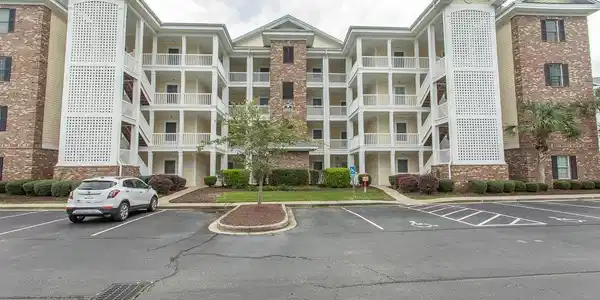 4861 Luster Leaf Circle