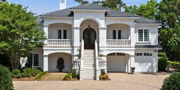 9305 Marina Pkwy.