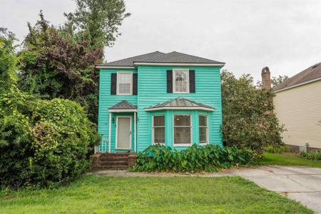 1556 Victoria Ln.