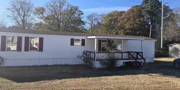 975 Periwinkle Pl.