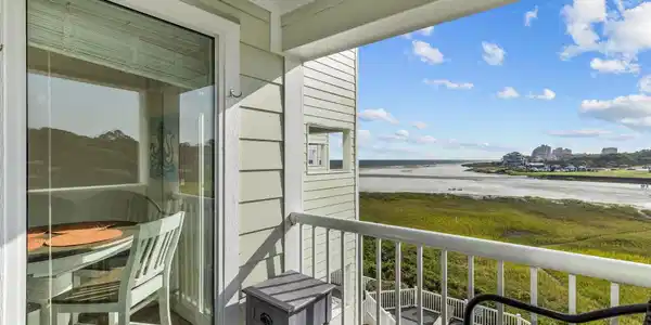 Image 4: Balcony with a water view Image 4: Balcony with a water view