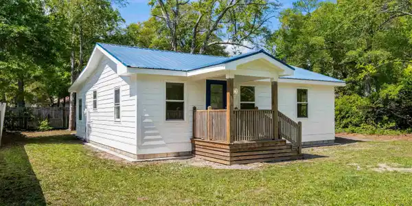 617 Sparrow Dr.
