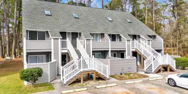 421 Cambridge Circle