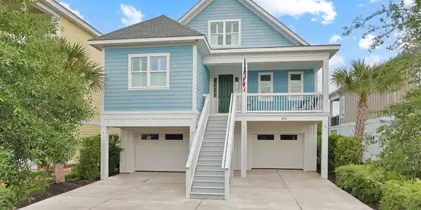490 Harbour View Dr.