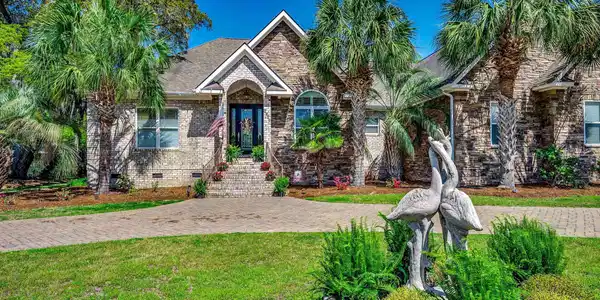 2803 Ships Wheel Dr.