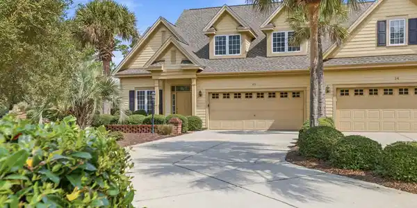 42 Courtyard Circle