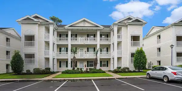 620 River Oaks Dr.