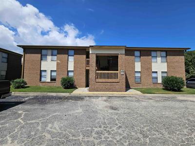 2005 Greens Blvd.