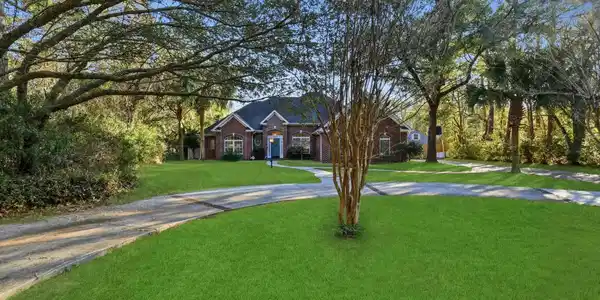 1203 Crooked Oak Dr.