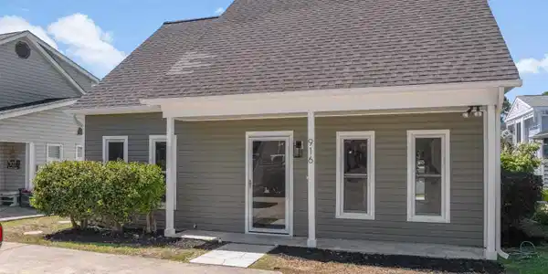 916 Tiffany Ln.
