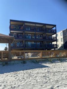 806 N Waccamaw Dr.