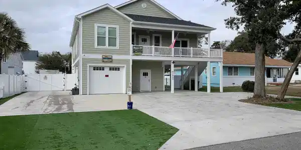 2008 Holly Dr.