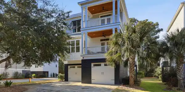 48 Half Shell Ct.