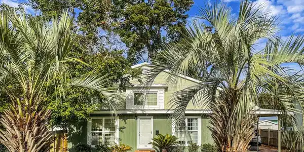 328 16th Ave. S