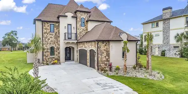891 Waterton Ave.