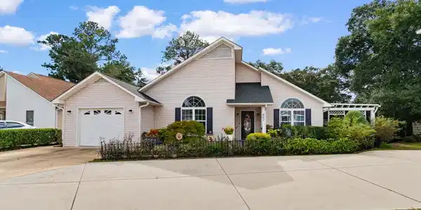 607 Rosemary Ln.