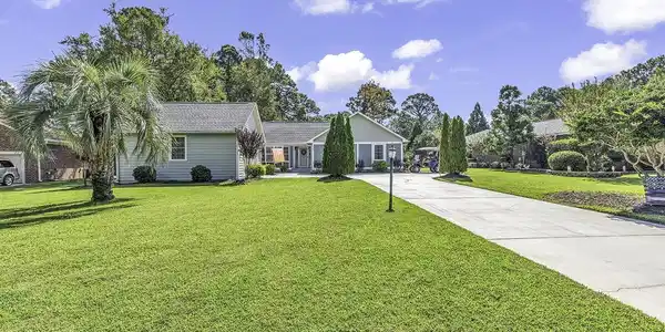 1547 Bay Tree Ln.