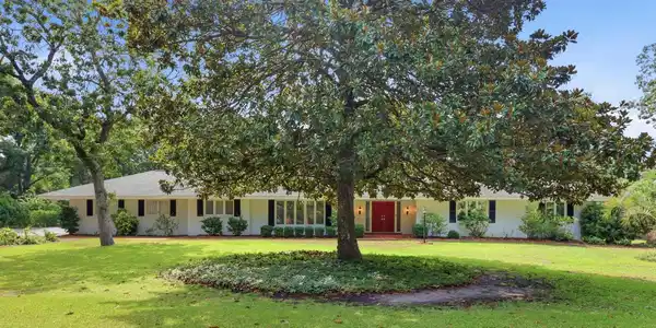 85 Cedar Ln.