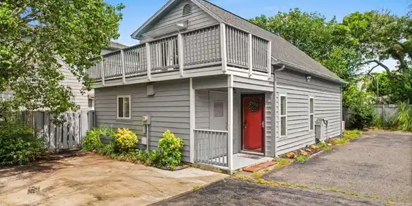 1701 Edge Dr.