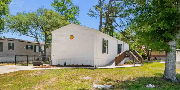 2706 Willow St.