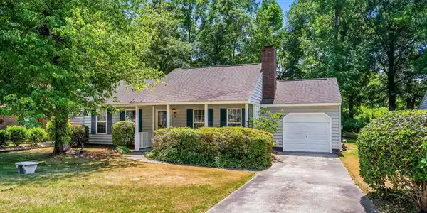 108 Woodlake Dr.