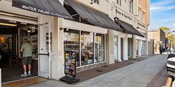815 Front St.