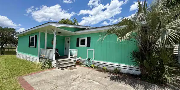 276 Flamingo Ct.