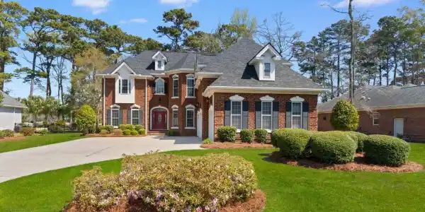 1077 Links Rd.