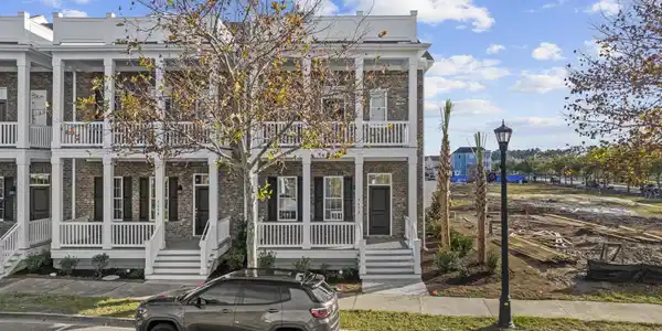 968 Farrow Pkwy.