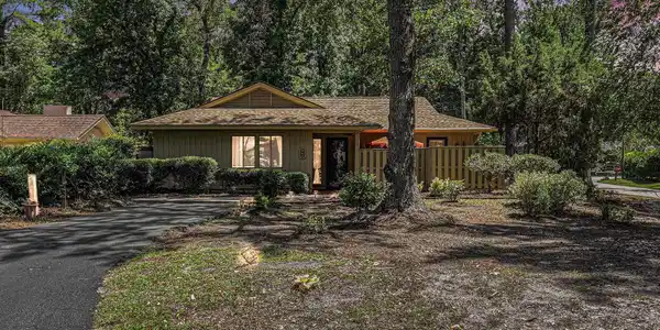 964 Oakwood Ln.